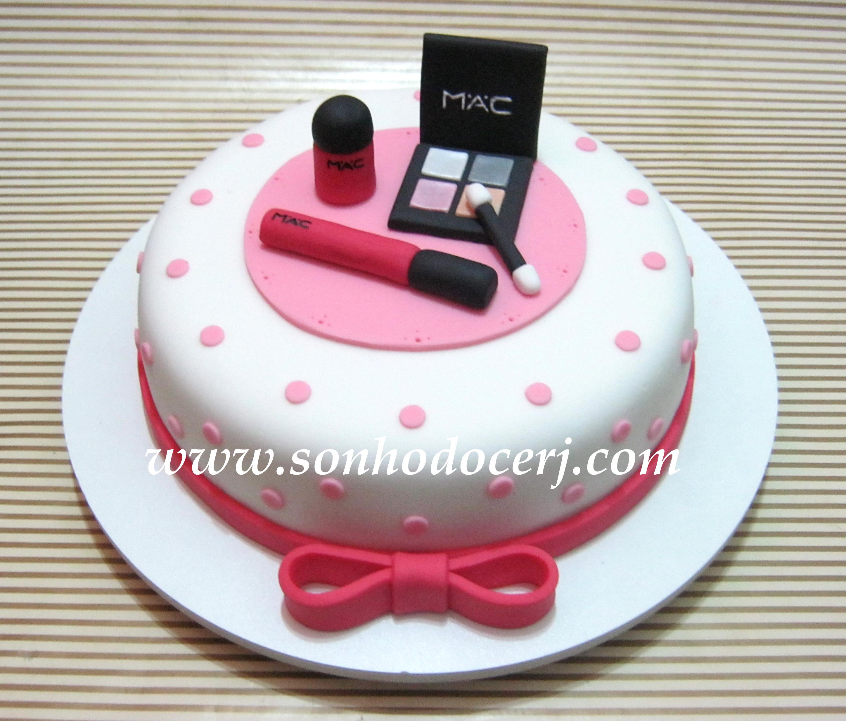 Pink maquiagem  Bolos de aniversário de maquiagem, Bolos de